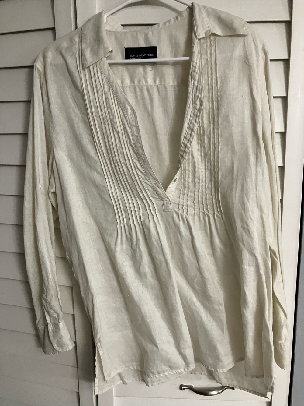 Jones New York Cream Pintuck V-Neck Tunic Blouse